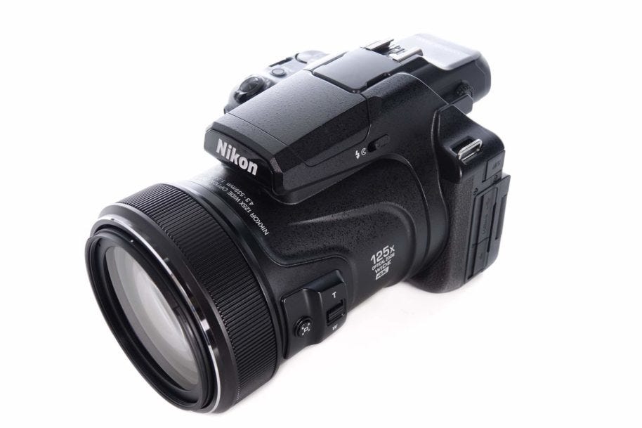 nikon coolpix p1000 with 125x optical zoom