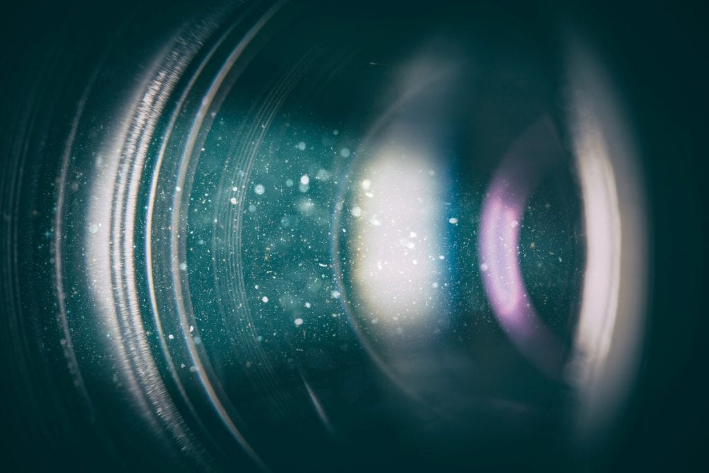 close-up-image-dslr-lens-dust